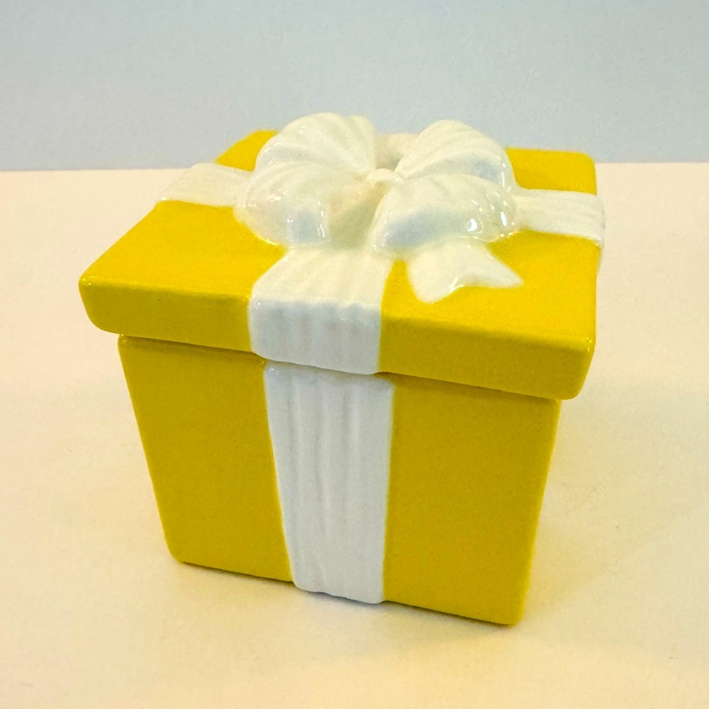 Mayco Yellow Bow Ceramic Trinket Box